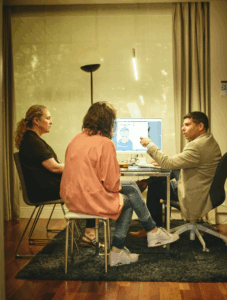 Dr Brito Microcapilar en consulta Comunicación en el Sector Capilar_