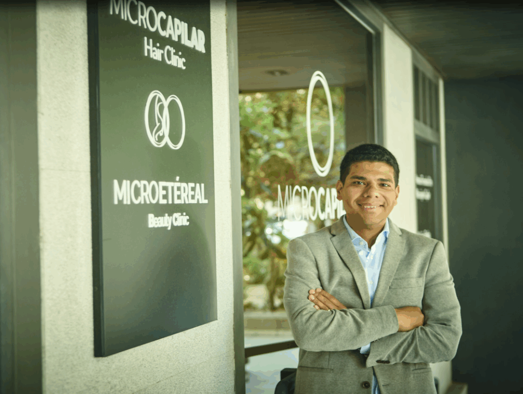 Dr Brito Microcapilar fachada de su clinica Comunicación en el Sector Capilar_