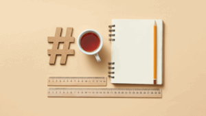 Imagen destacada del Blog de Villarrazo sobre lenguaje natural no hashtags, un hashtag con cuaderno y un te
