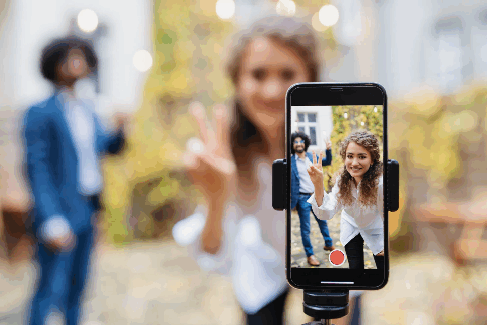 Los hashtags y Como funciona el algoritmo de TikTok en 2025